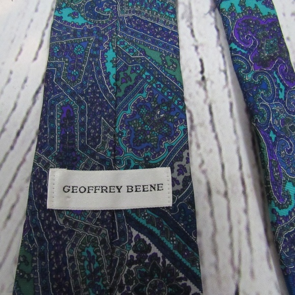 Geoffrey Beene blue & green paisley silk tie - Picture 5 of 5